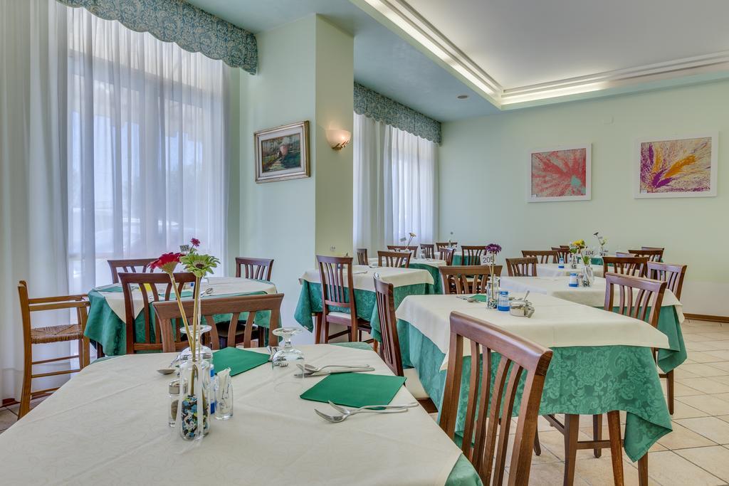 Hotel Austria Caorle Zewnętrze zdjęcie