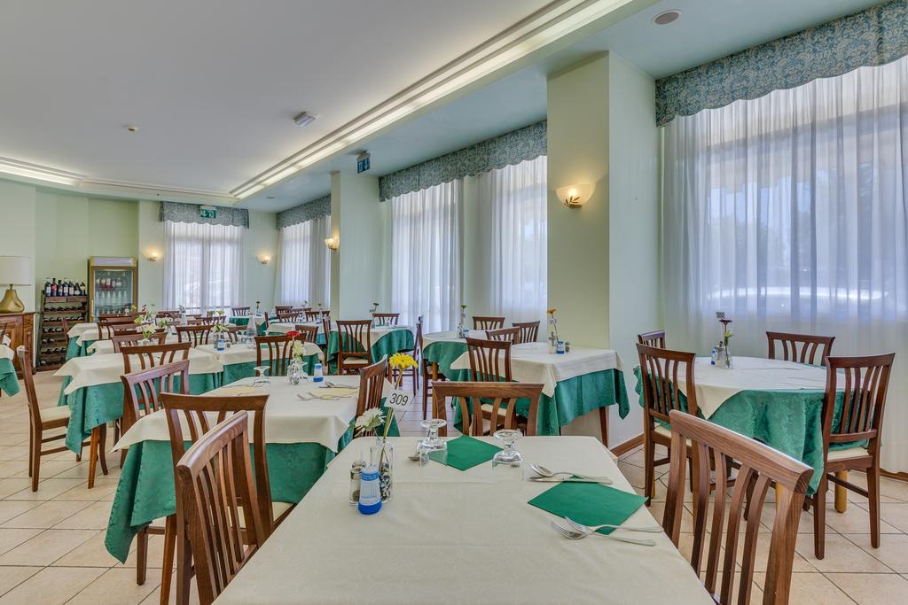Hotel Austria Caorle Zewnętrze zdjęcie